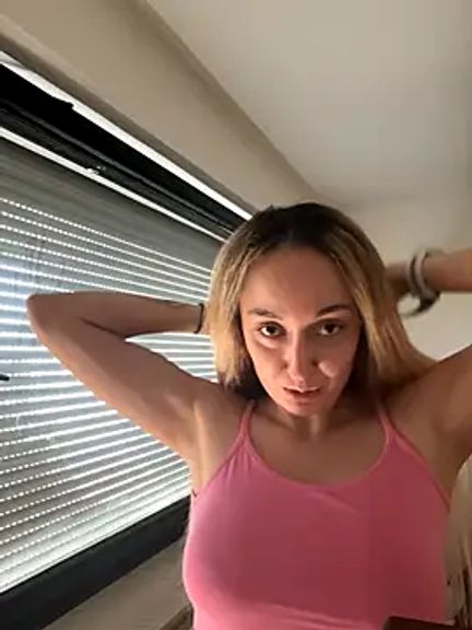 BlondBellaaxx
