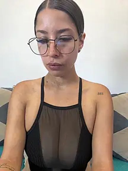 luvely_unique_