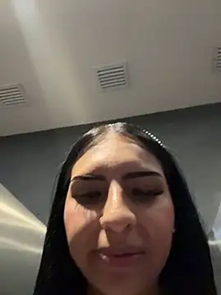 Hilary_pinkk