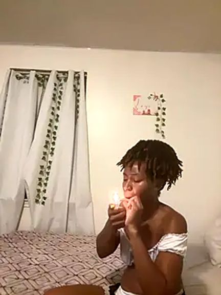 LeyaHoneybuns
