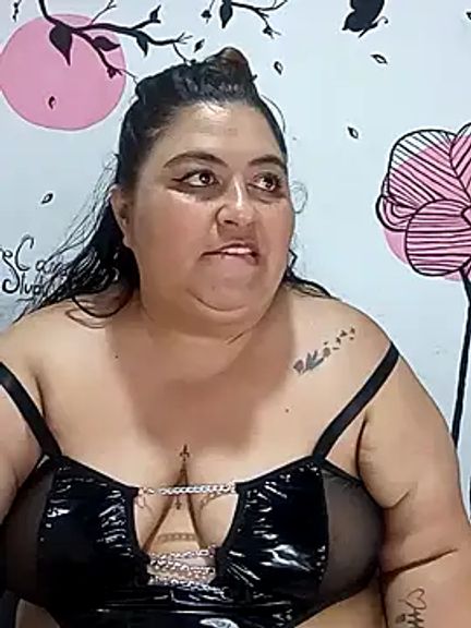 curvy_diva_