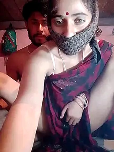 Pahadi_couple