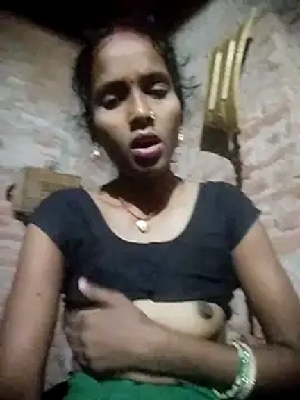 Hott_Nidhi