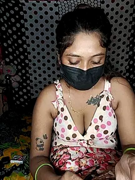 Horny_wife_Salu