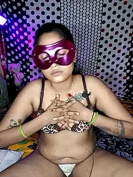 Horny_wife_Salu