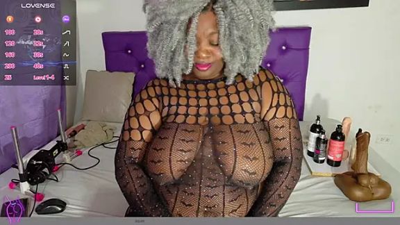 ebony_NeighborMoans
