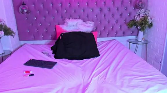 Scarlet_Monroee