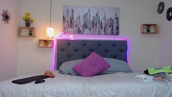 mia_aira