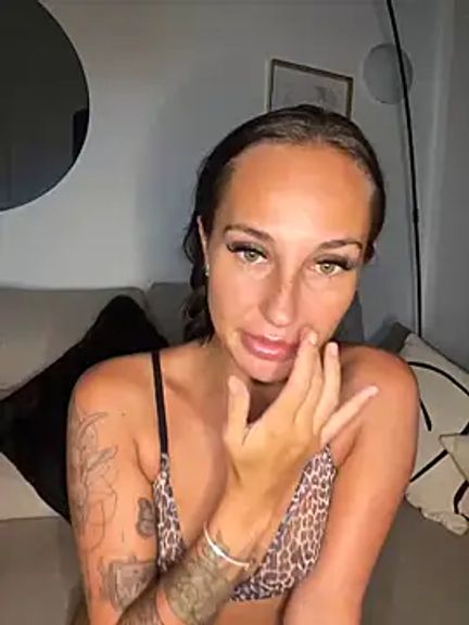 Rosieredxox