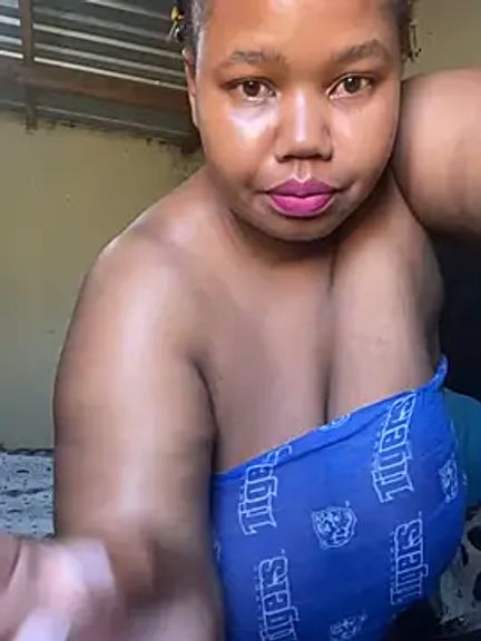 Curvycandy95