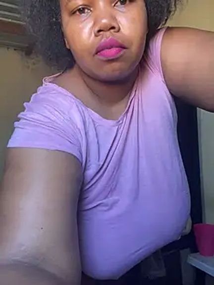 Curvycandy95