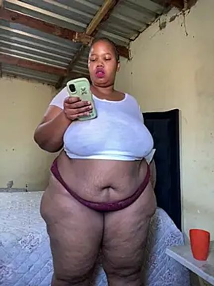 Curvycandy95