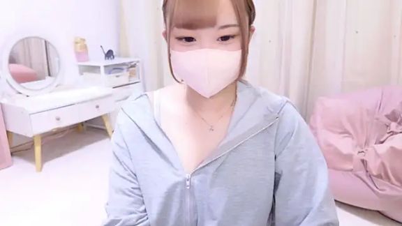 MAIKA_pyon