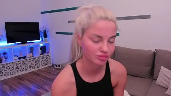 Nia_Blondie_X