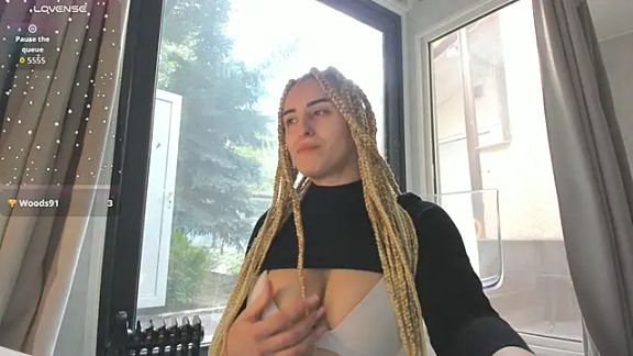 Ella_Vee
