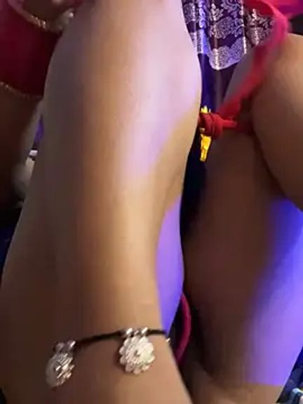 V-Hot-Sweti