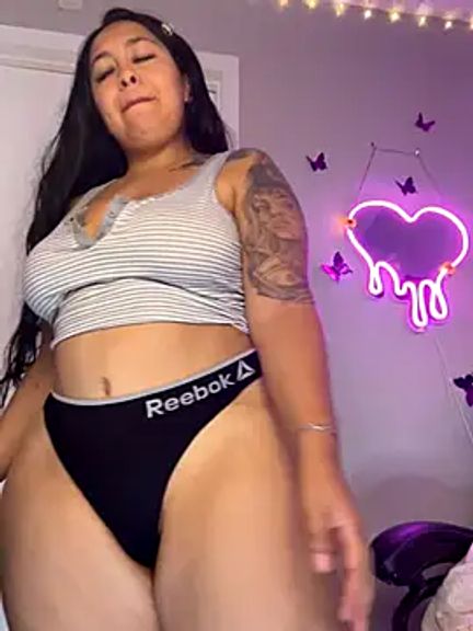 latina_curvy22