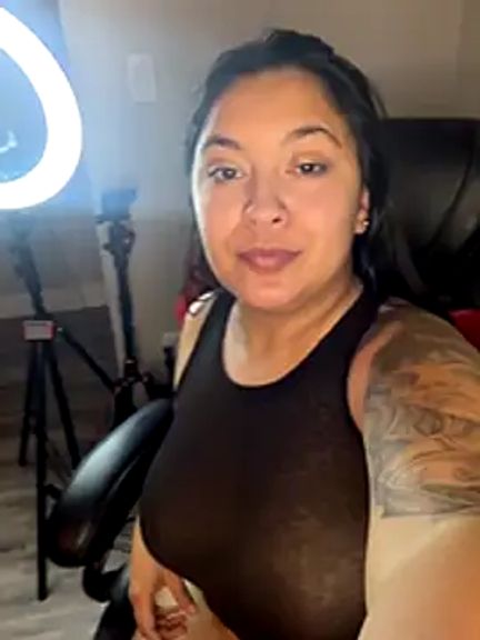 latina_curvy22