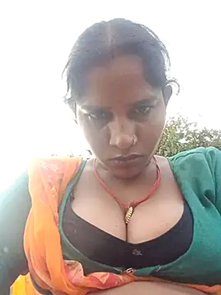 Hot_Seema83