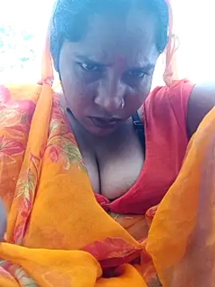 Hot_Seema83
