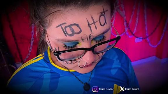 Laura_takint
