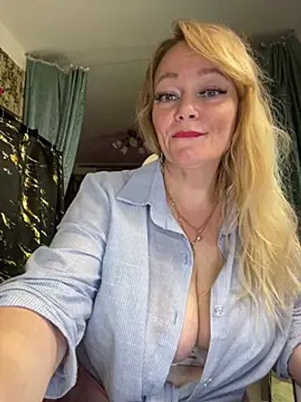 Sweet-blonde