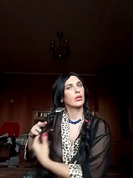 LaraDiva7799