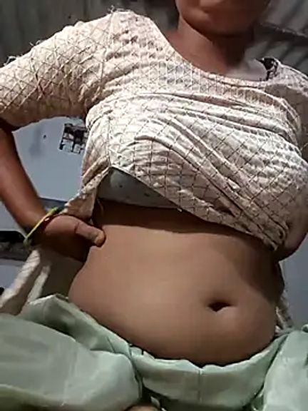 Hot_Shredha