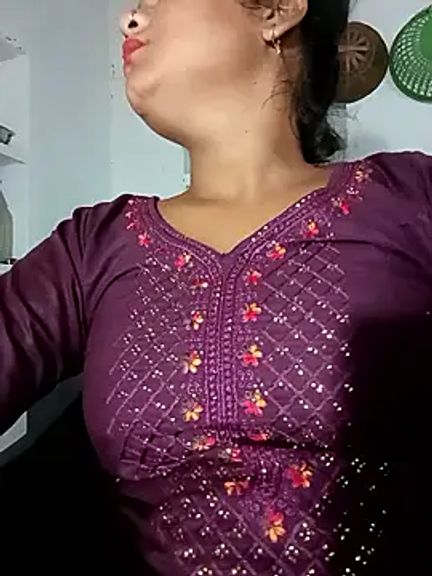 Hot_Shredha