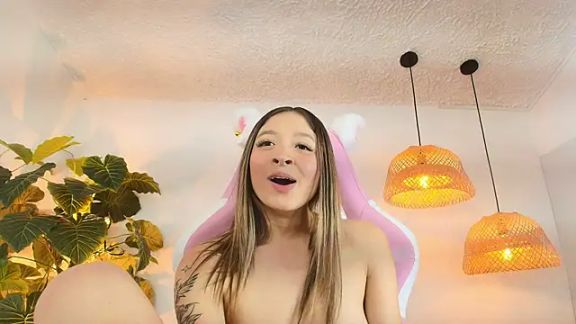 Victoria_Adams14