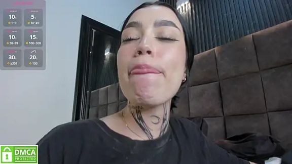 Scarlet__Jones_