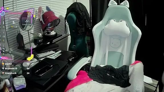 LilyFoxxx