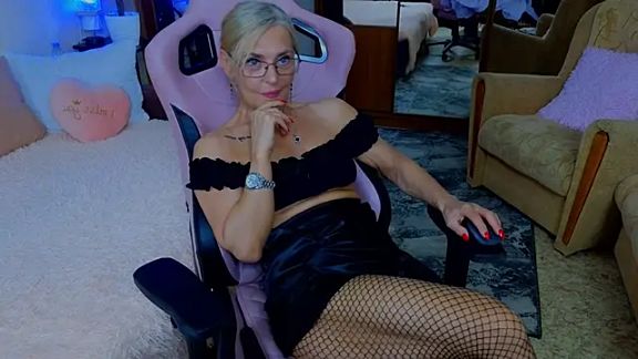 amelia_blondy