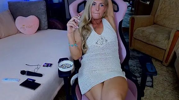 amelia_blondy