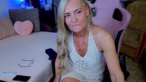 amelia_blondy