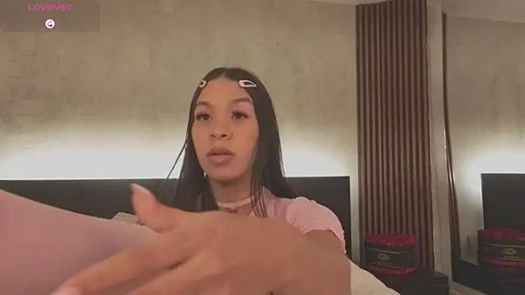 kimhilton_