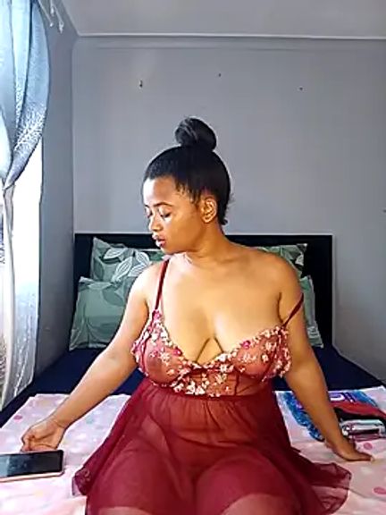 Sultrytits6