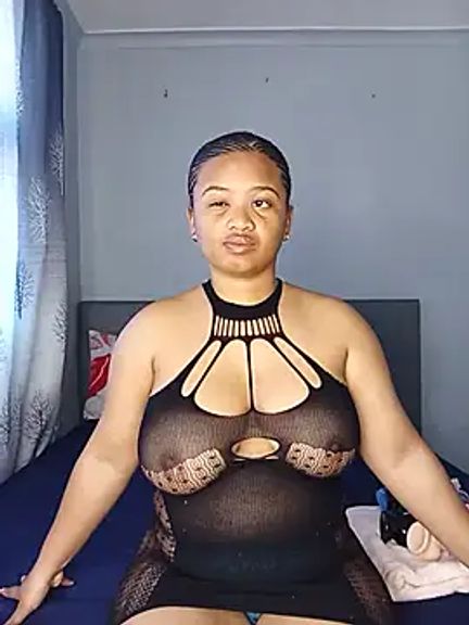 Sultrytits6