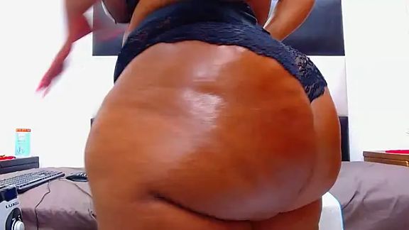 SEXYHUGEASSxxx
