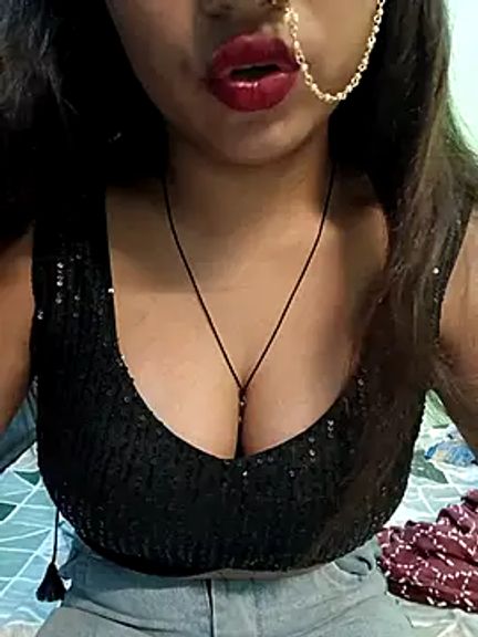 Riya-hot3