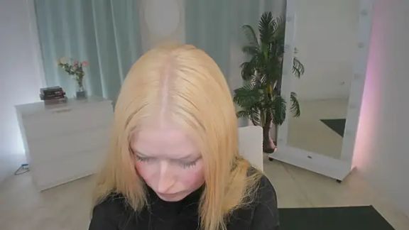 Laly_Peach