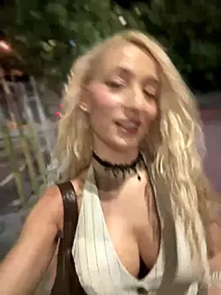 Ella_Charm