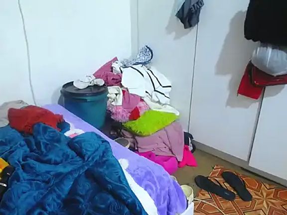 BigbootyNickyx