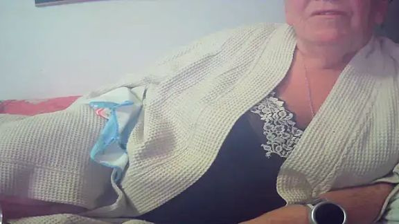 Playful_MILF_Demi