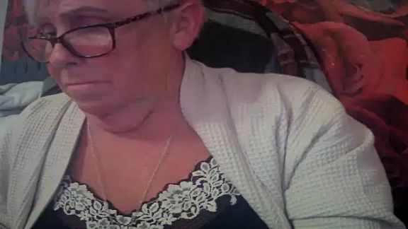 Playful_MILF_Demi