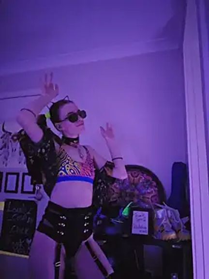 lonely_Cosplay_chick