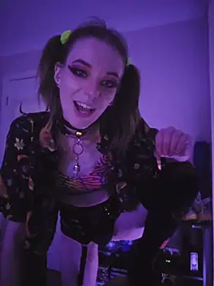 lonely_Cosplay_chick