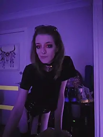 lonely_Cosplay_chick