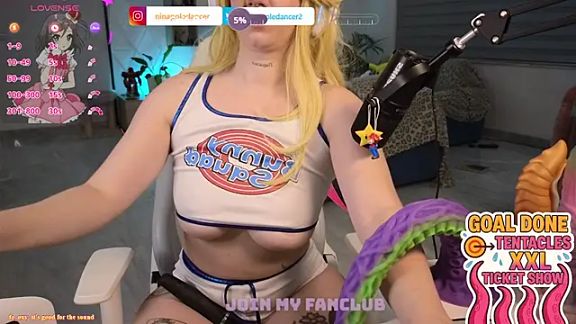 ninapoledance