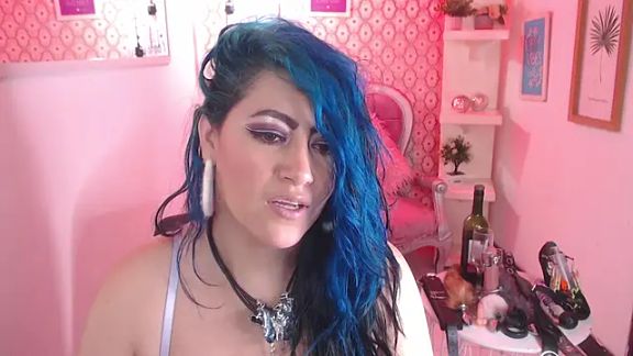 scarleth_blue